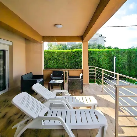Апартаменты Family-friendly With Swimming Pool Bibinje, Zadar - 5778 Бибинье